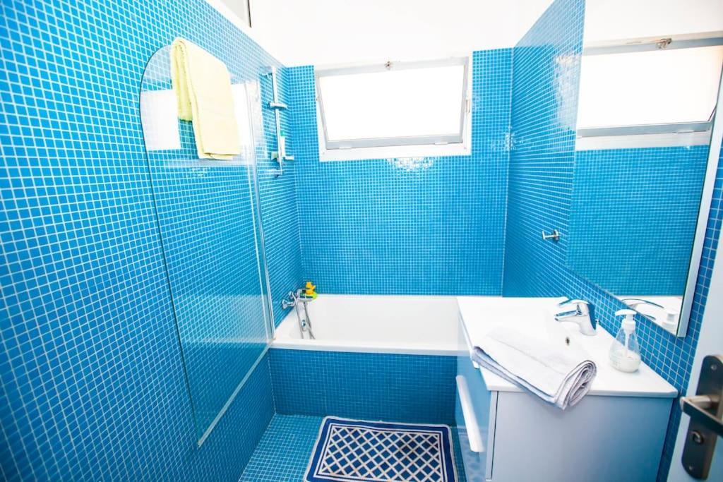 French Riviera: Seafront Apt & Pool Near Monaco 罗克布吕讷-卡普马丹 外观 照片
