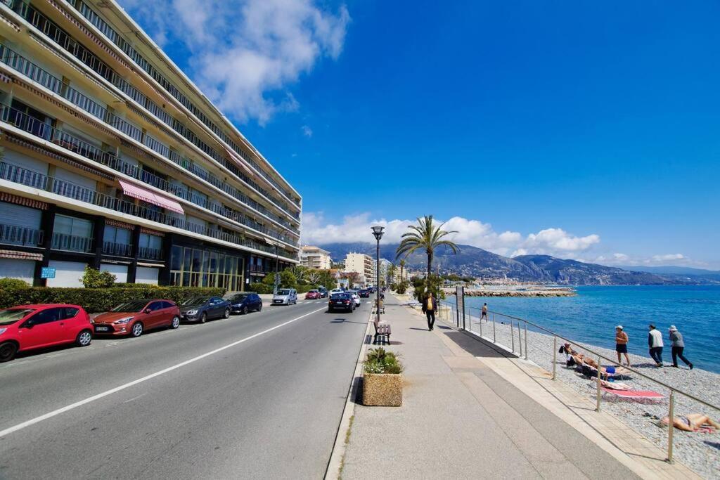 French Riviera: Seafront Apt & Pool Near Monaco 罗克布吕讷-卡普马丹 外观 照片